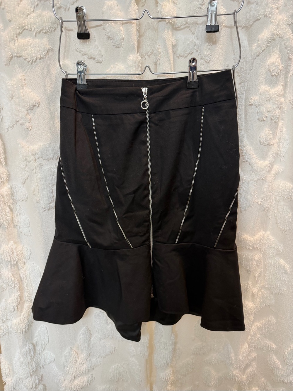 Ruffle-Hem Skirt with Zipper Details